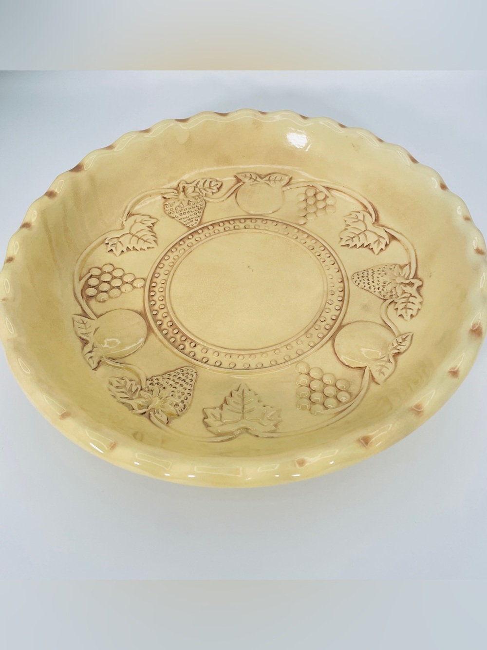 Indiana Glass Harvest Grape Amber 11” Pie Plate Scalloped Edge Vintage 1970’s